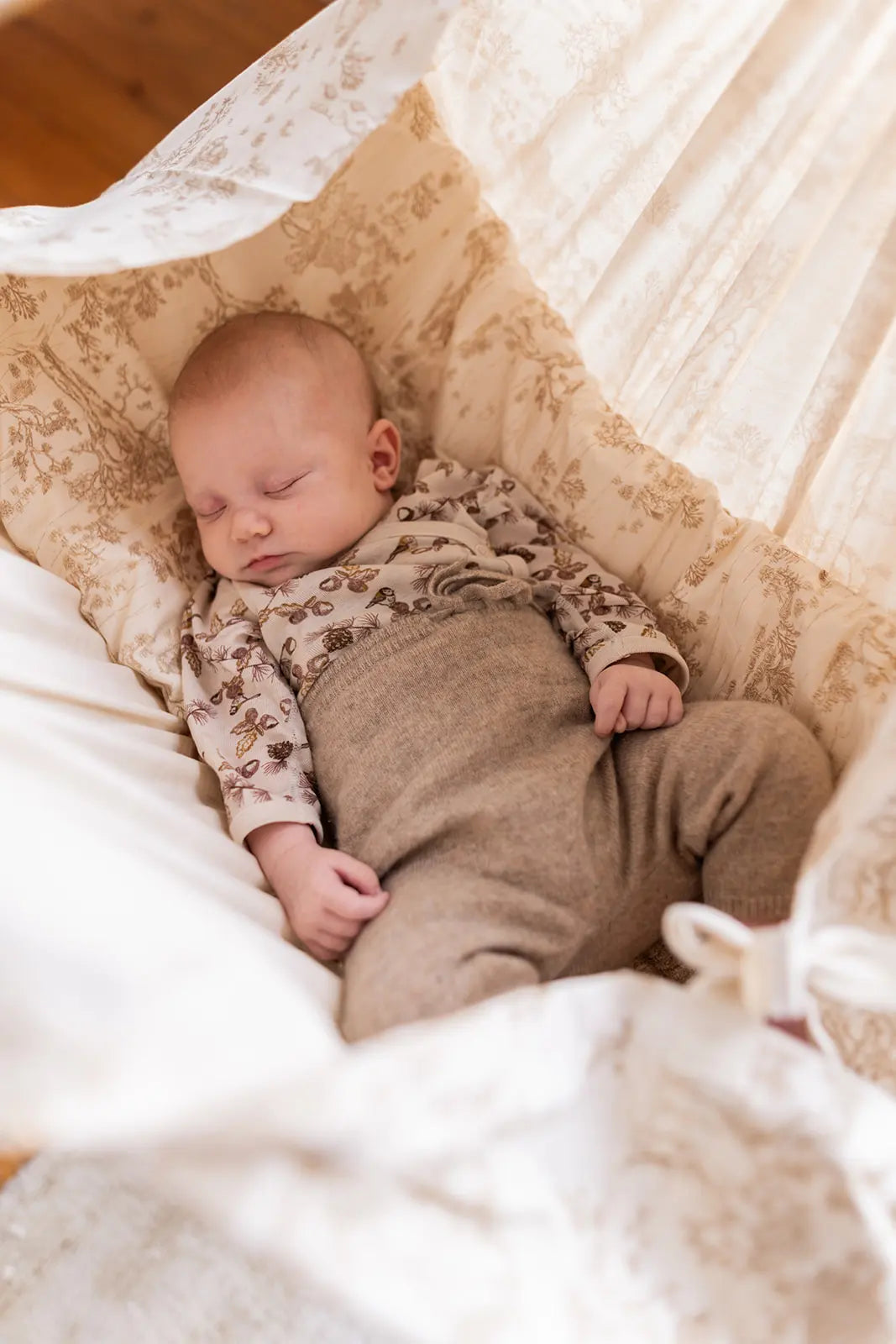 Baby Hammock with motor and frame for your baby